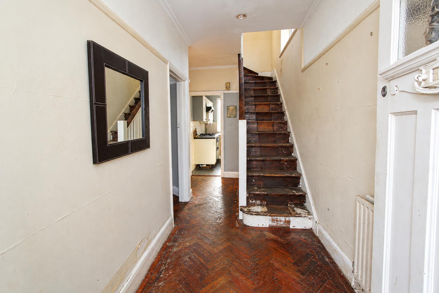 Westmead Road, Sutton